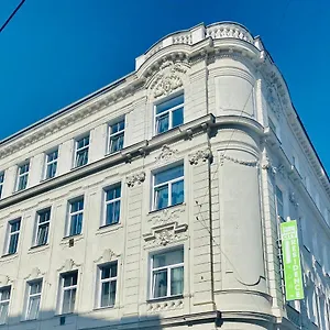 https://city-residence-rooms-apartments.vienna-besthotels.com